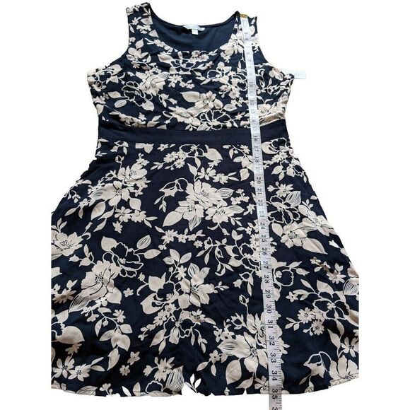 Charming Charlie Cut Out Back Floral Winter Blooms Mini Dress Size Large - Picture 4 of 10